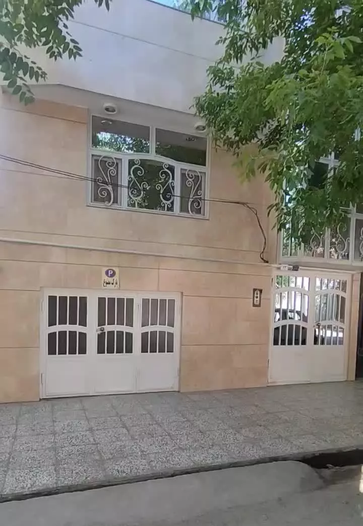 آپارتمان دوخوابه ۱۲۰ متر ،انباری،حیاط بزرگ