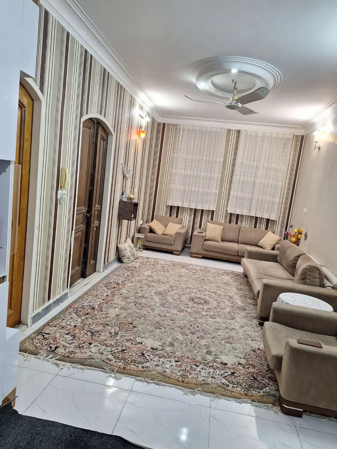 منزل فروش سه طبقه ۲۱۰ متر در ال یاسین