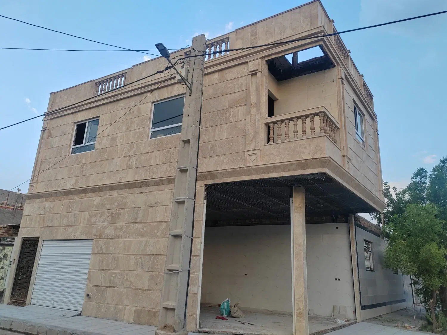 ملک تجاری مسکونی دستگرد