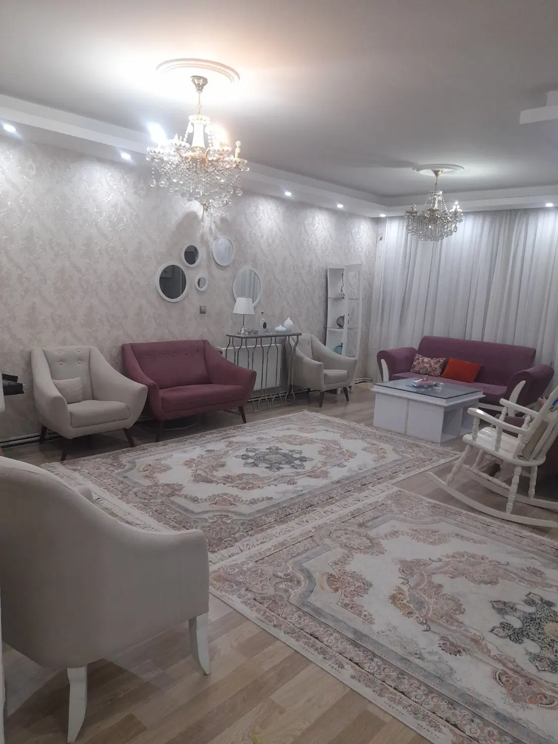 آپارتمان تکیه و چمن