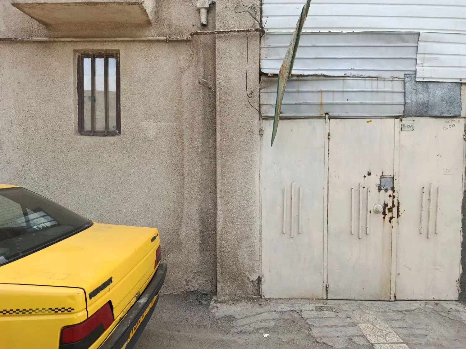 ۱ باب خانه شصت متری در بلوار طاقبستان