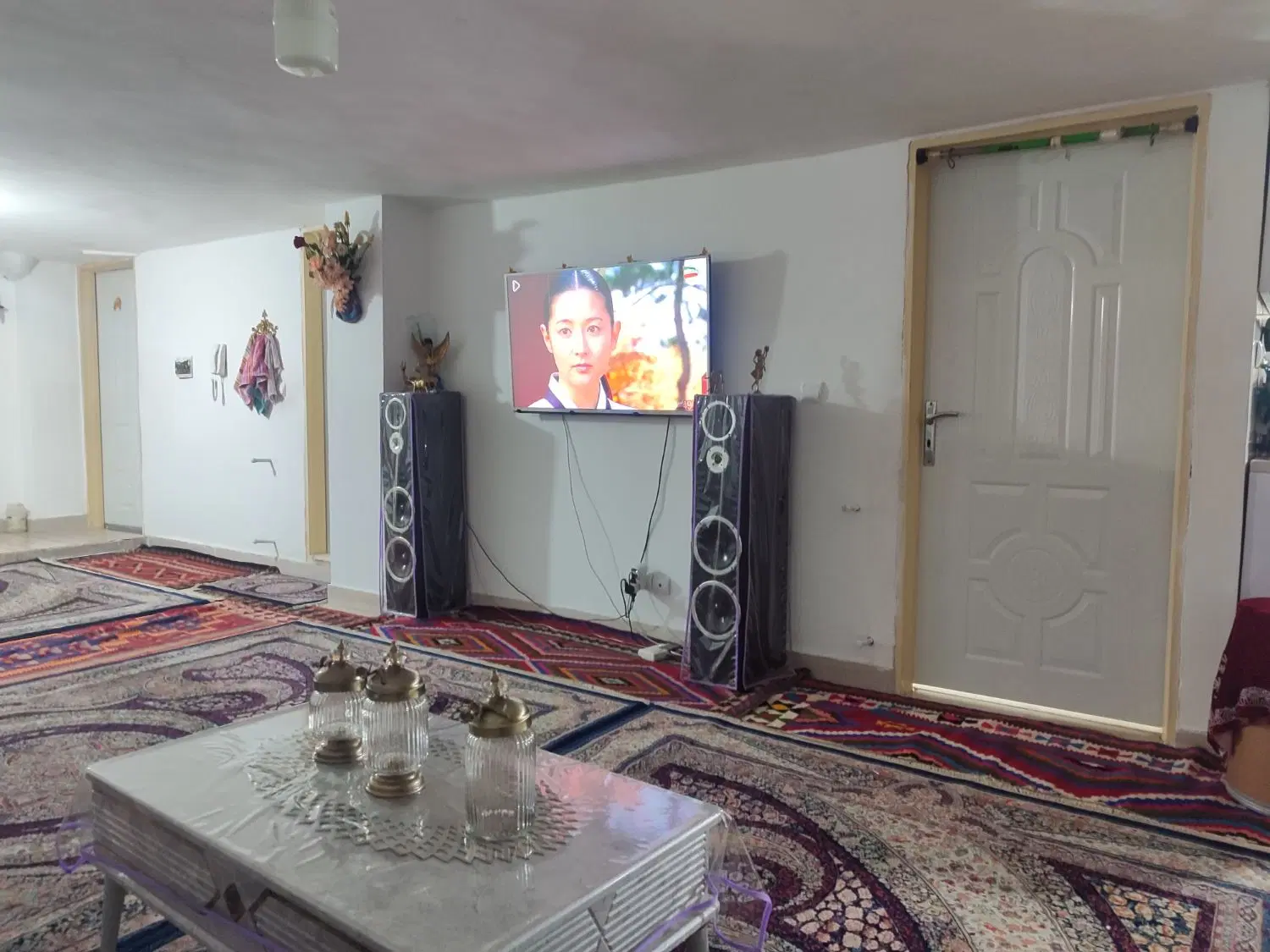 واحد زیرهمکف 2 خوابه باپارکینگ اختصاصی و حیاط خلوت