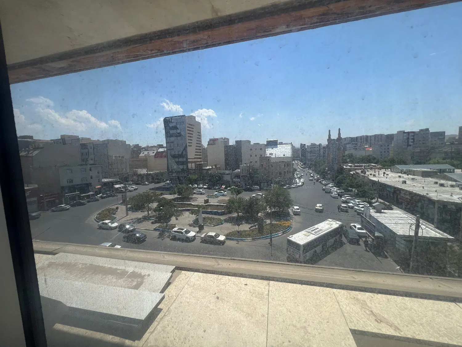 اجاره یک باب مغازه ۲۹ متری پرواز _ گلشهر _ سینا