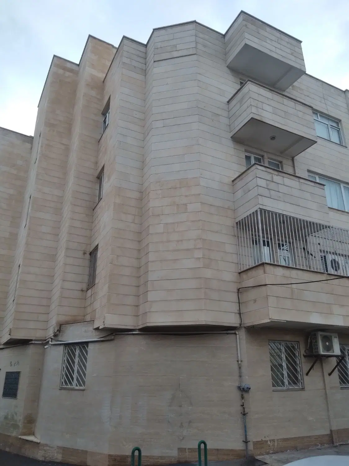 فروش ویلایی ۳۰۰ متری شهرک