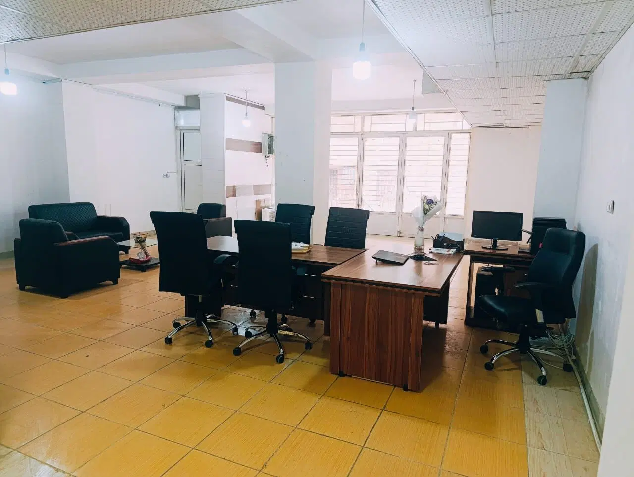 مغازه تجاری داخل پاساژ اندیشه