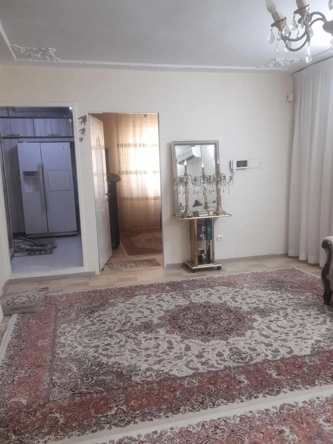 یک واحد آپارتمان ۹۰ متری درشهرک رضوان فاز یک