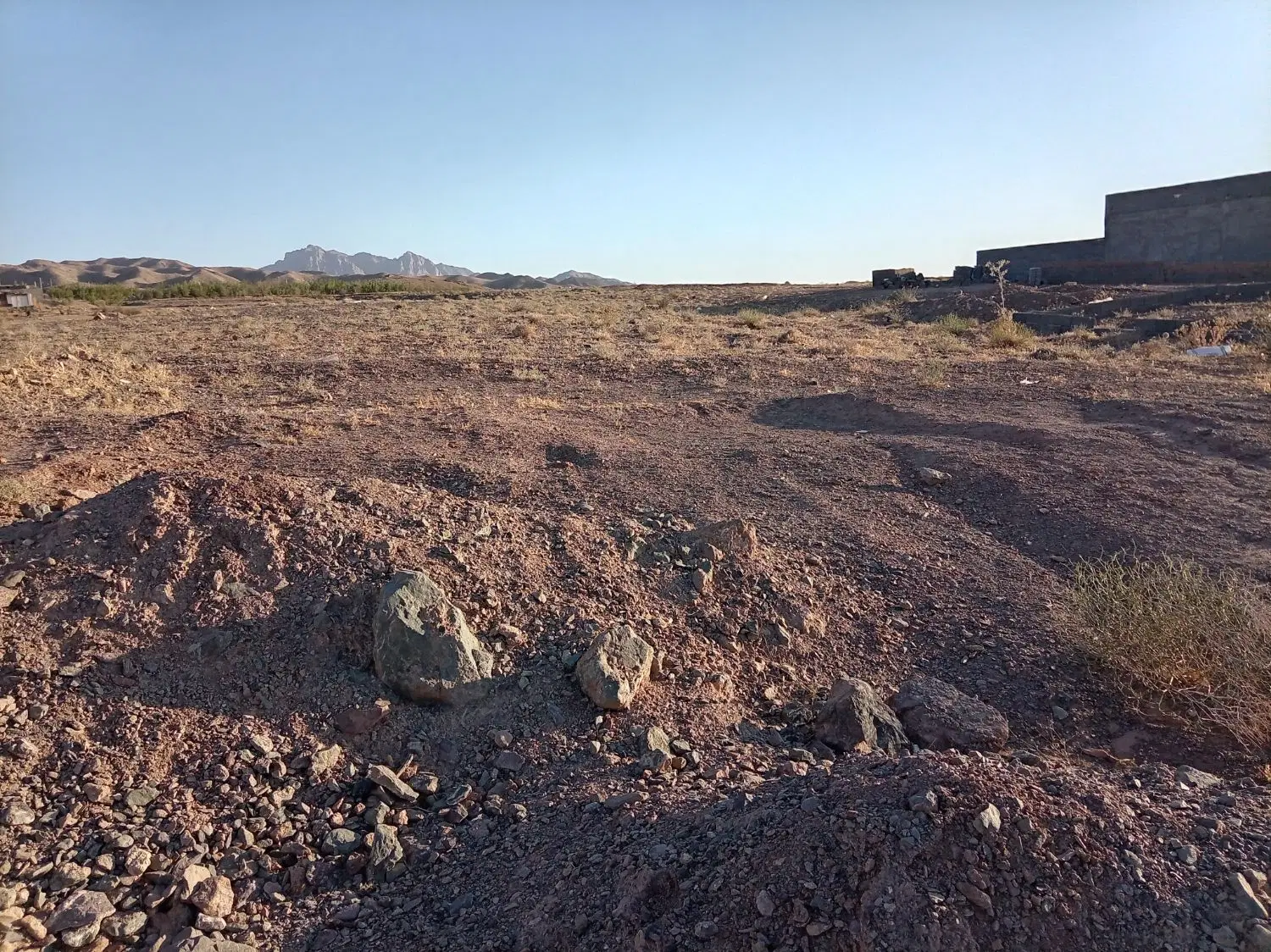 یک قطعه زمین غیر بنیادی در روستای دهنو
