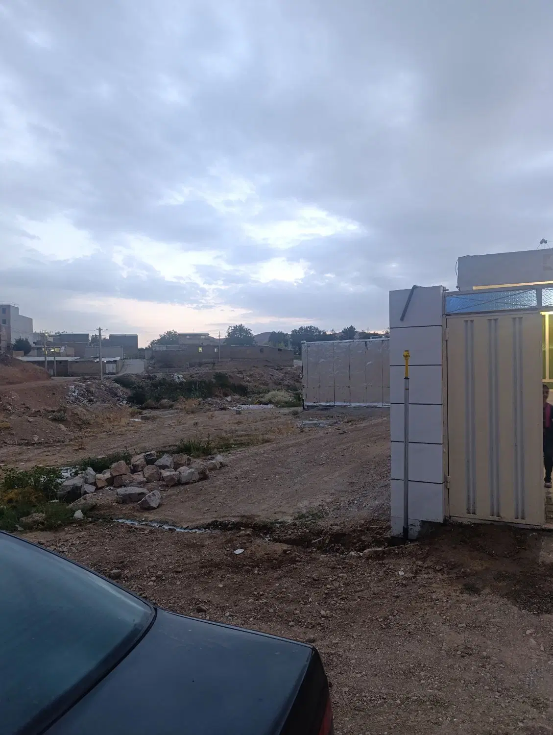 زمین مسکونی پشت تالار حافظ