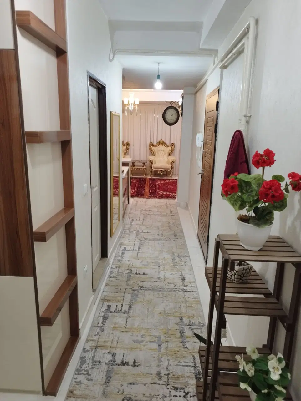 ۸۱متر دوکله، بازسازی کامل، پارکینگ سندی، طبقه ۸
