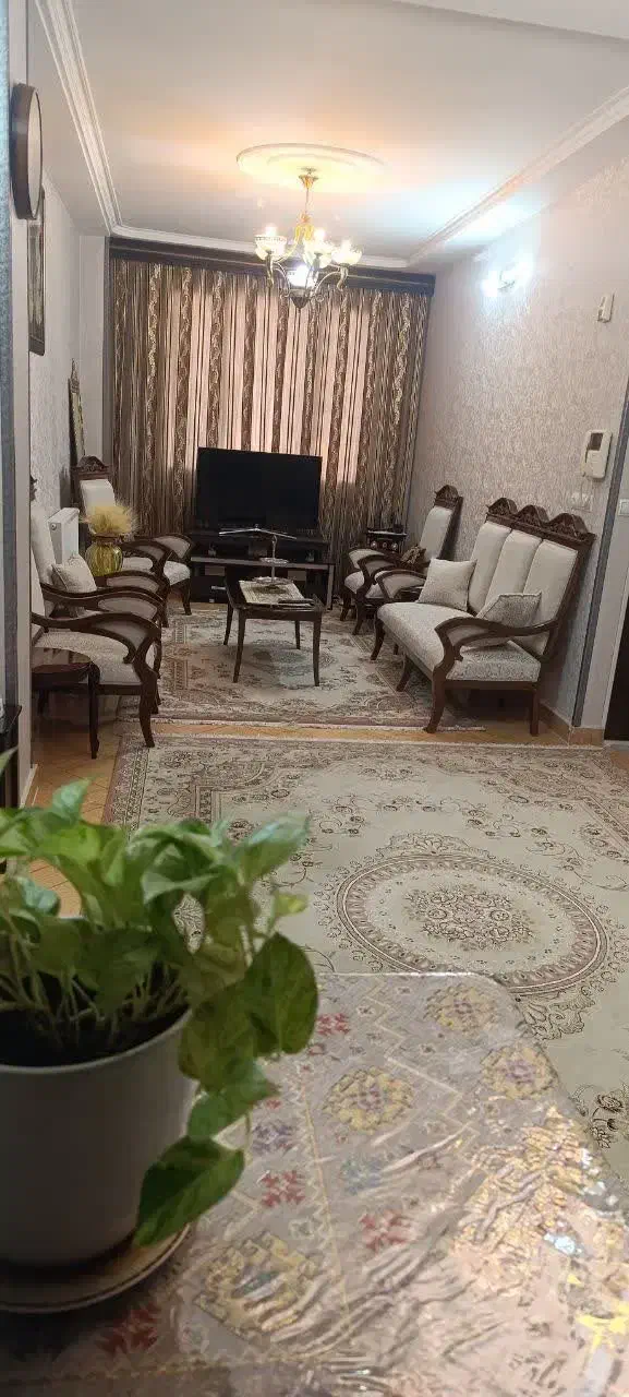 ۵۵متر ط سوم بسیار تمیز در بازرگان