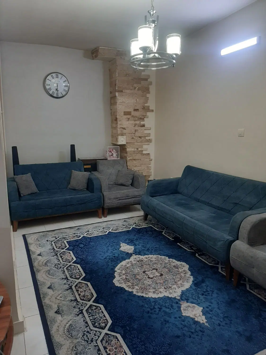 ملک عروسک مناسب زوجین باجای دوپارک ماشین کنارهم
