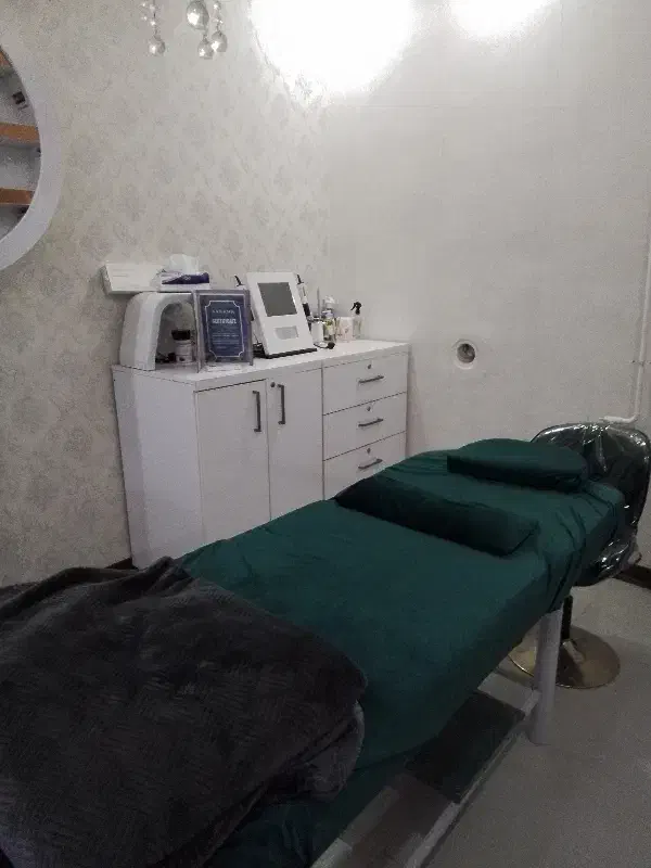 اجاره اتاق فیشیال و مژه درسالن زیبایی