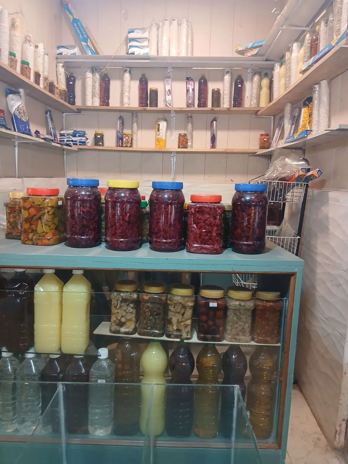 واگذاری مغازه در تره بار میرزا کوچک خان رشت