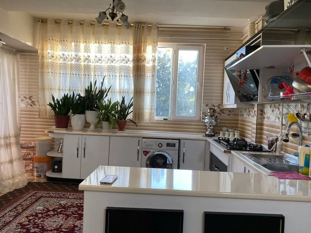 فروش یک واحد مسکونی ۱۰۰ متری خیابان سیروس
