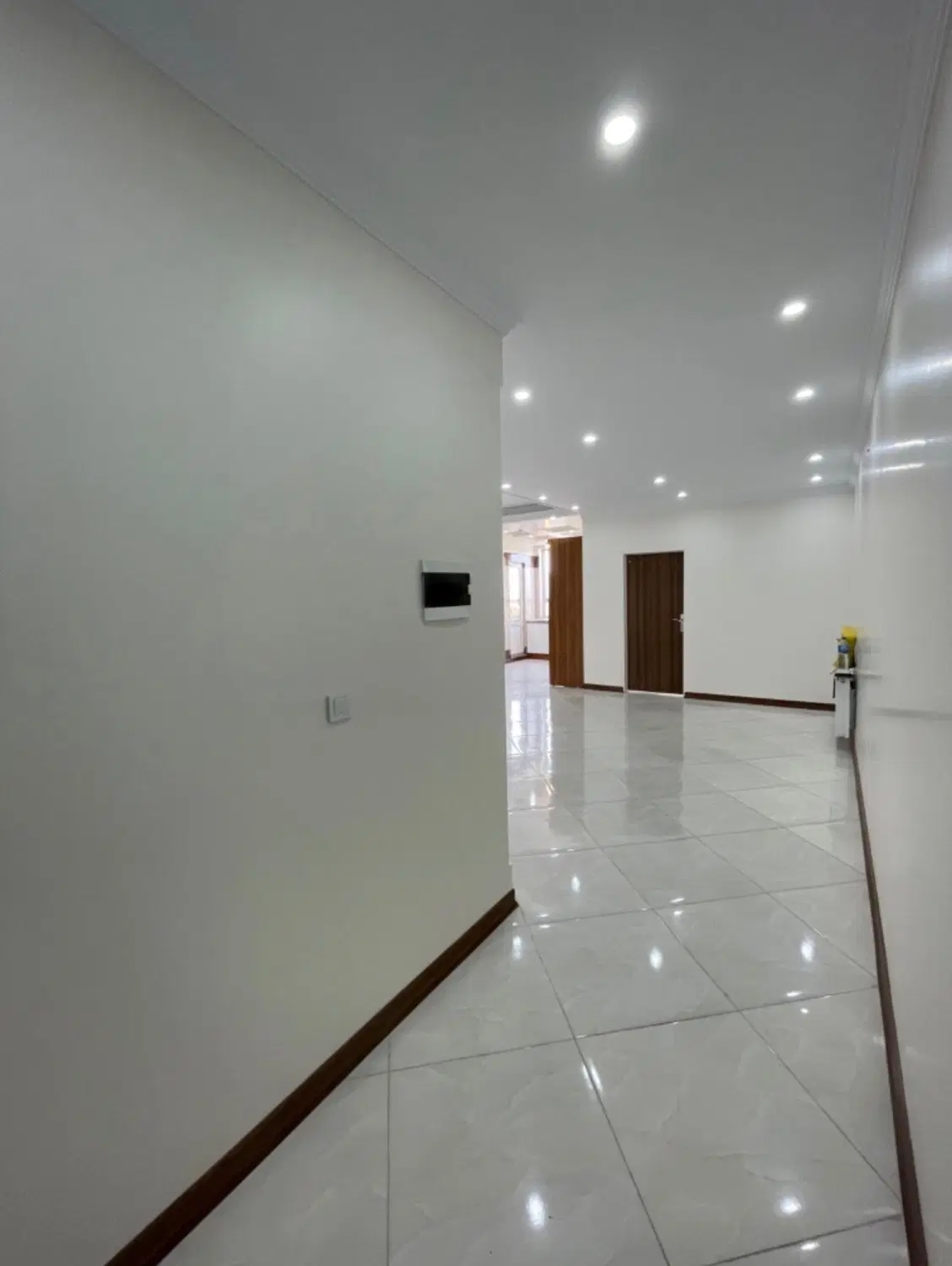آپارتمان نوساز ۱۱۴ متر سه خوابه فول امکانات