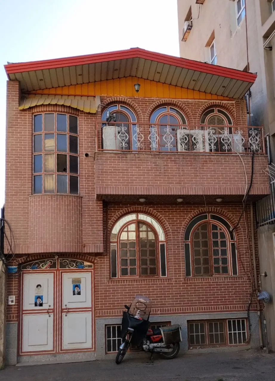 آپارتمان ۵۸ متری تمیز ۳ طبقه