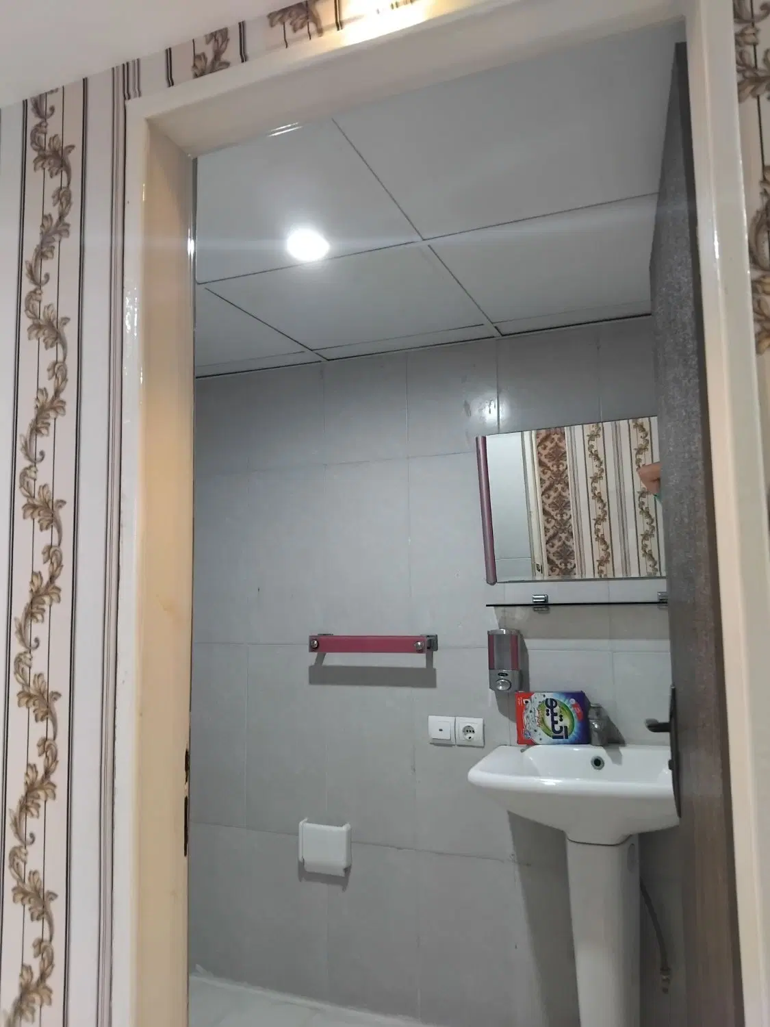چیتگر بلوار کوهک اکازیون ۱۴۰ متر سه خواب اجاره.