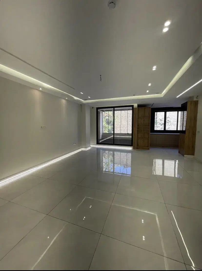 میدان گلها ۱۴۵ متر ۳ خواب (( تکواحدی)) طبقه اول