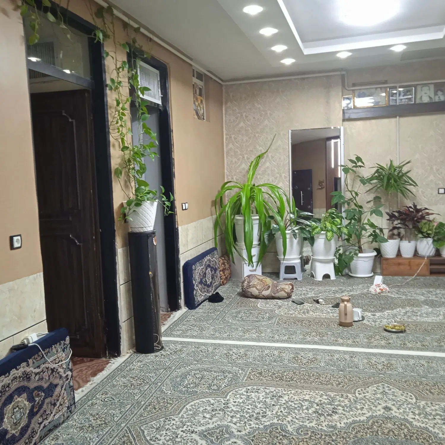 مجتمع آپارتمان سه واحده
