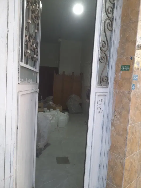 مغازه نبش خیابان ۱۵ متری