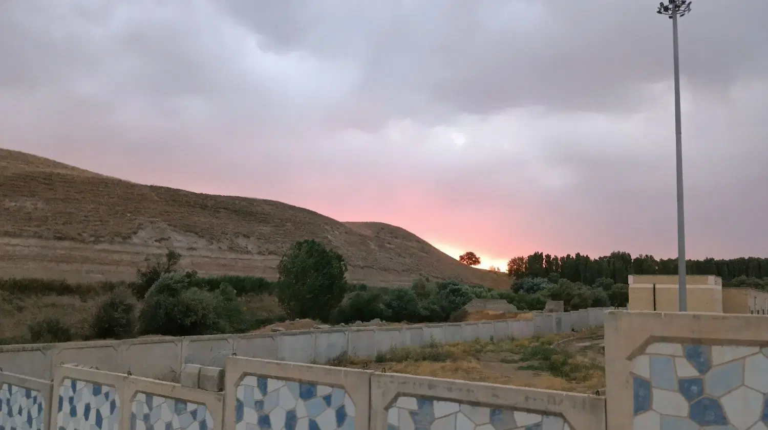 خاک فرزند اوری
