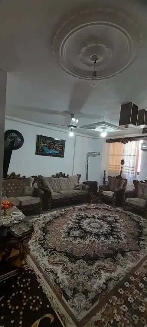 آپارتمان .طبقه دوم .