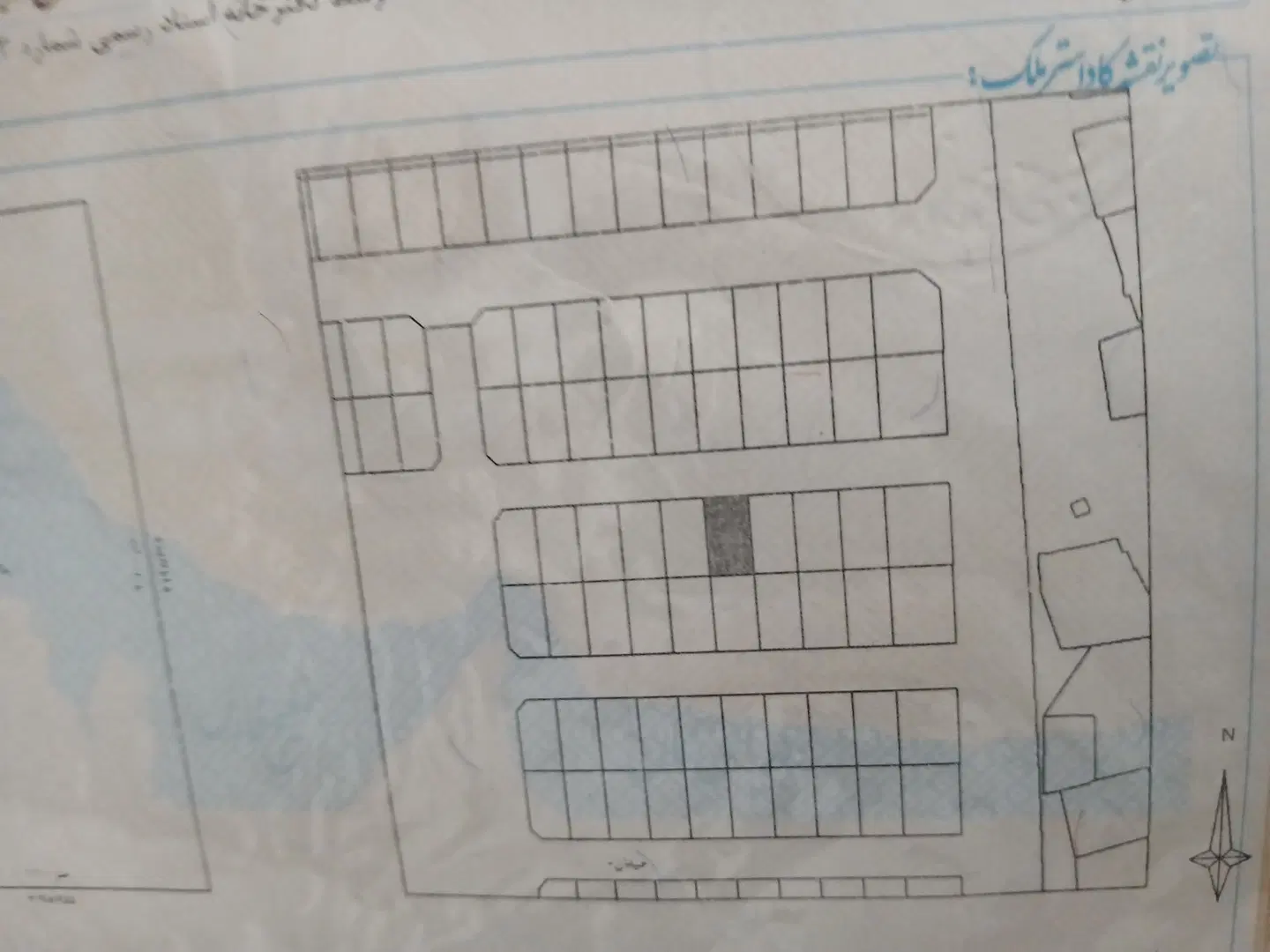زمین پشت بیمارستان نیروی دریایی