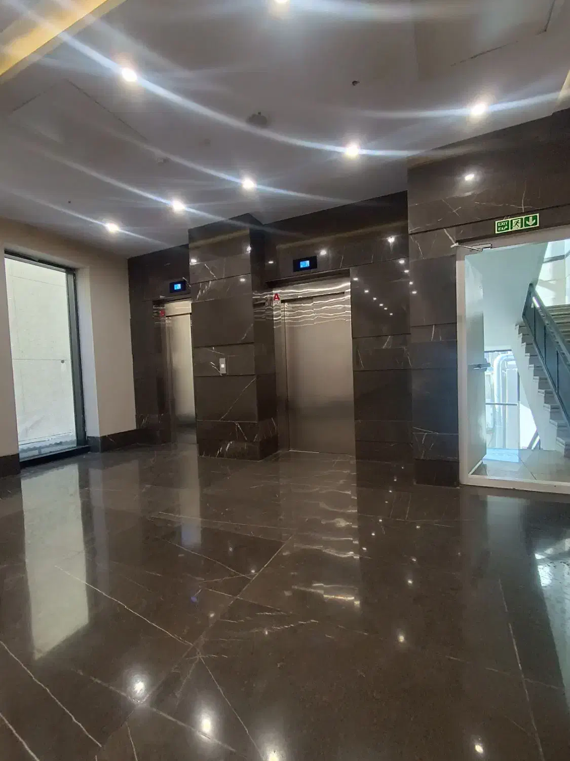 125 متر سند اداری_2پارکینگ گاندی_ لاکچری