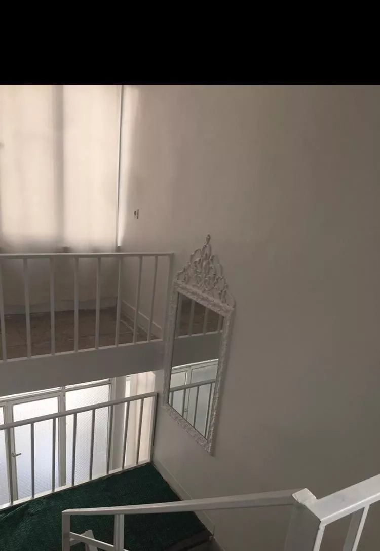 خانه۲طبقه دربستی موکت شده پرده شده مناسب  آموزشگاه