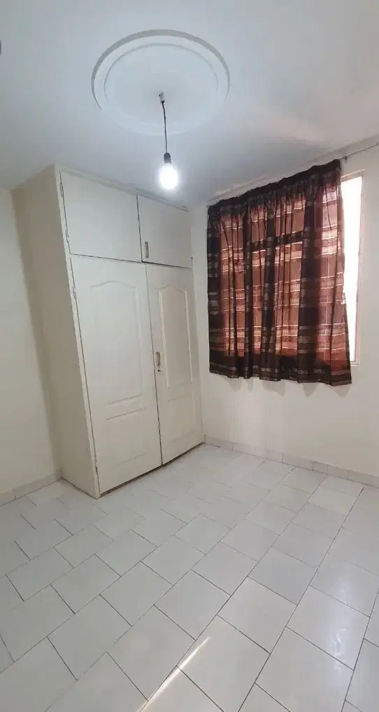 ۳۸ متری با پارکینگ غیر مزاحم