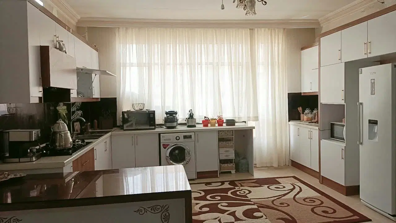آپارتمان شیک و مرتب