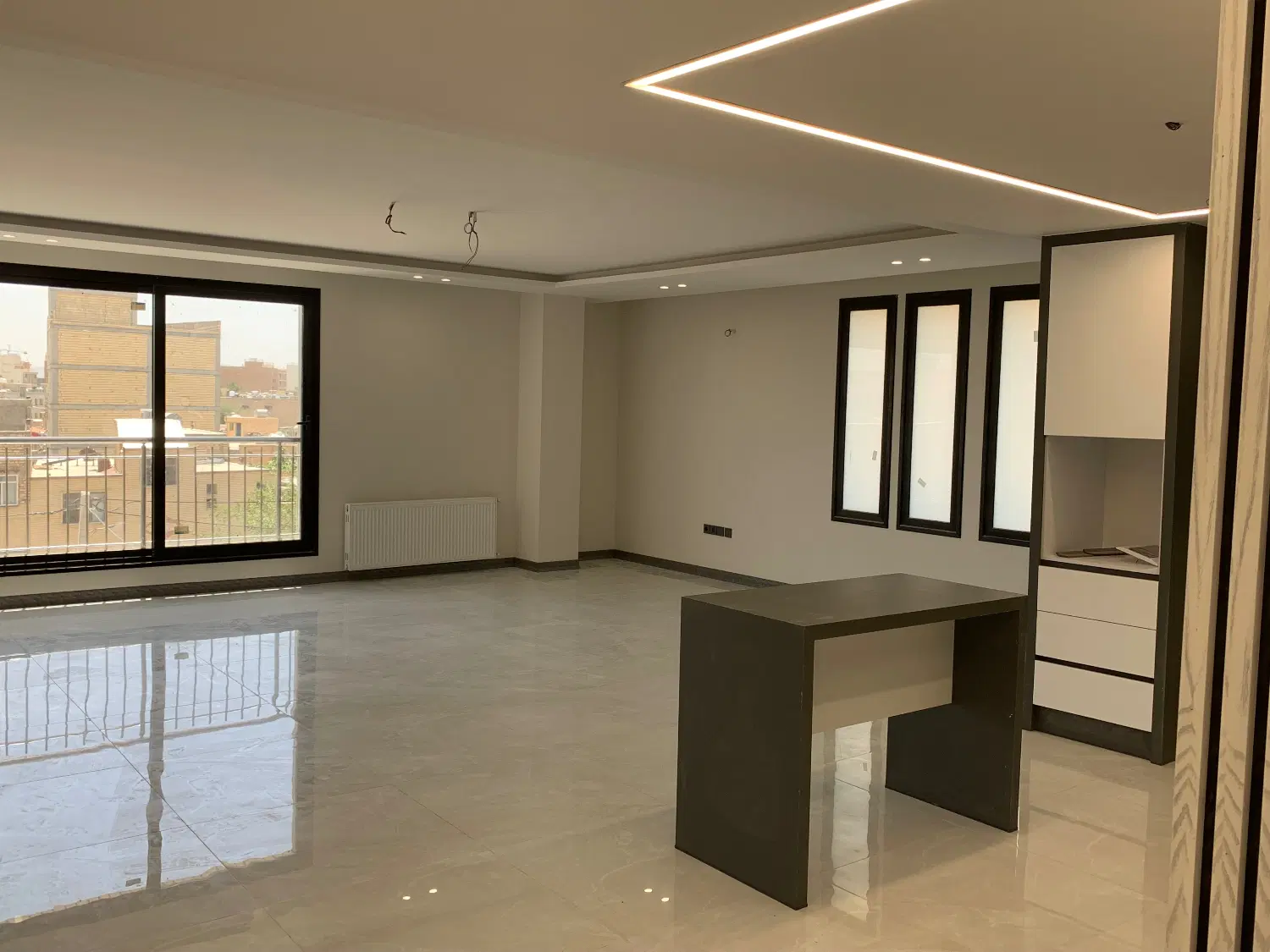 آپارتمان ۱۴۰ متری_تک‌واحدی سه خواب_خیابان فلاطوری