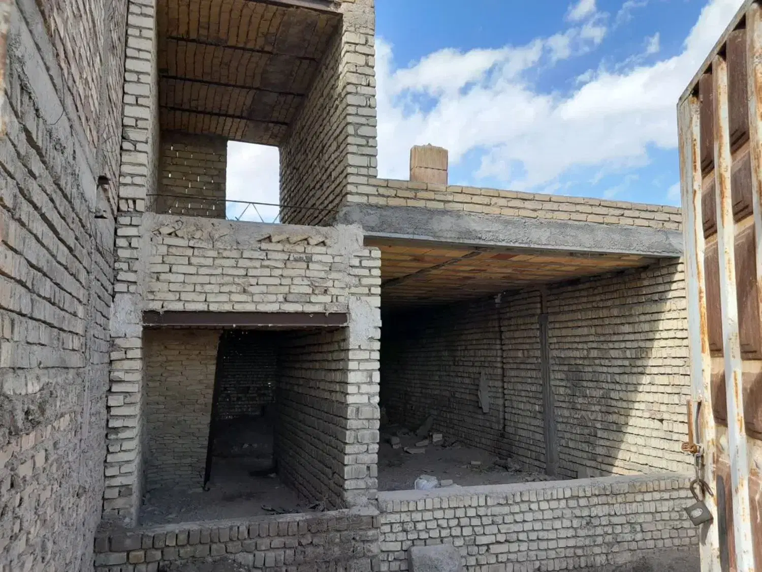 زمین سفت کاری شناژ بندی شمالی ۱۲۵متر