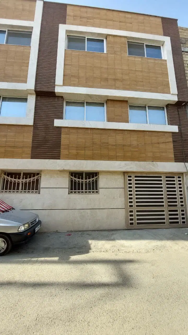 فروش منزل مسکونی .سه طبقه کاملا مجزا