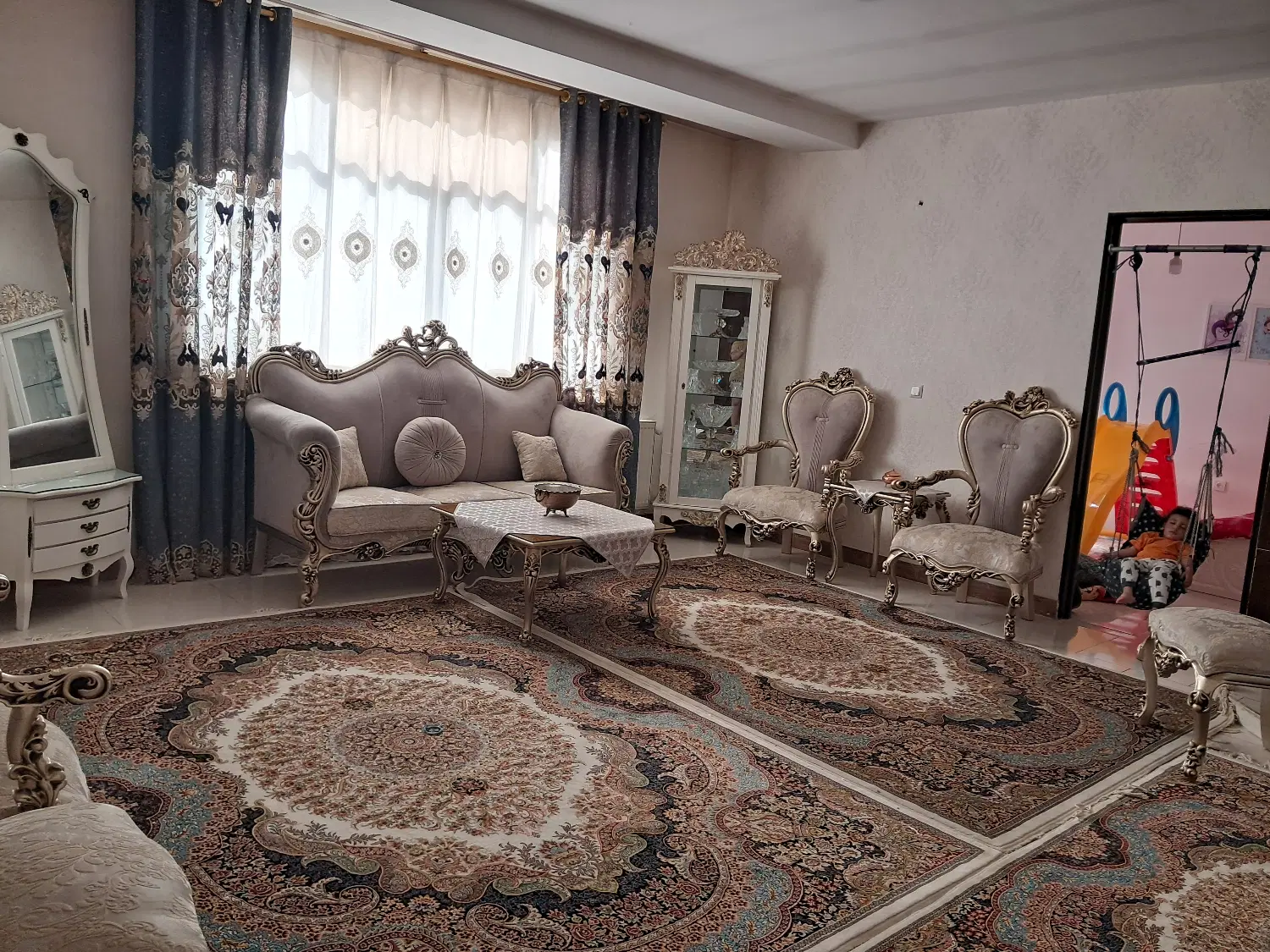 واحد 90 متری