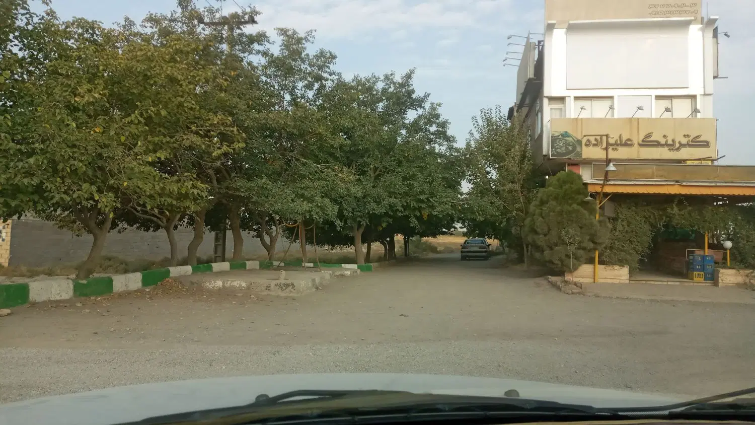 زمین فروشی دور دیوار شاهنامه ۷۰ چهاربرج