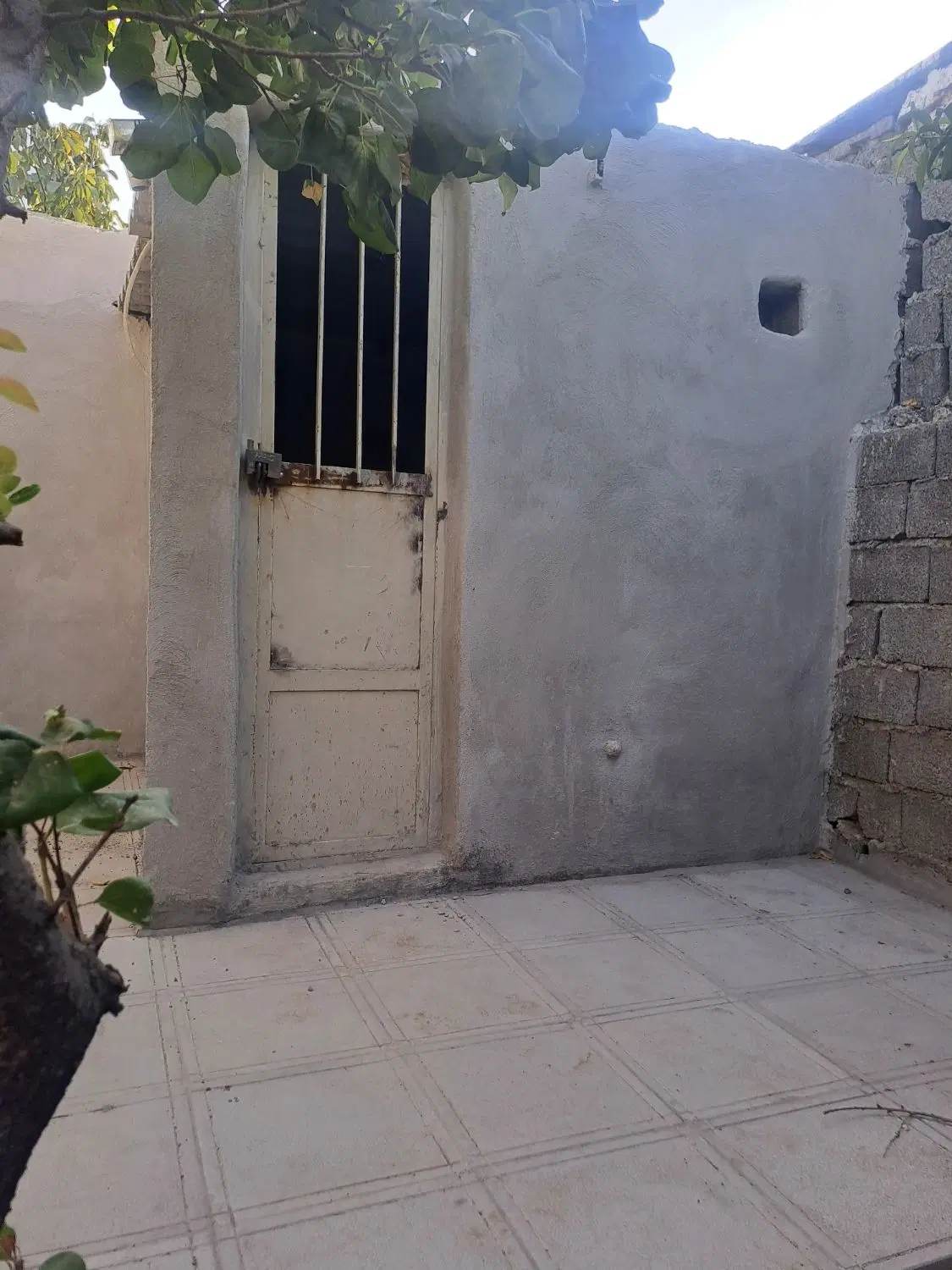 فروش باغچه چهار دیواری