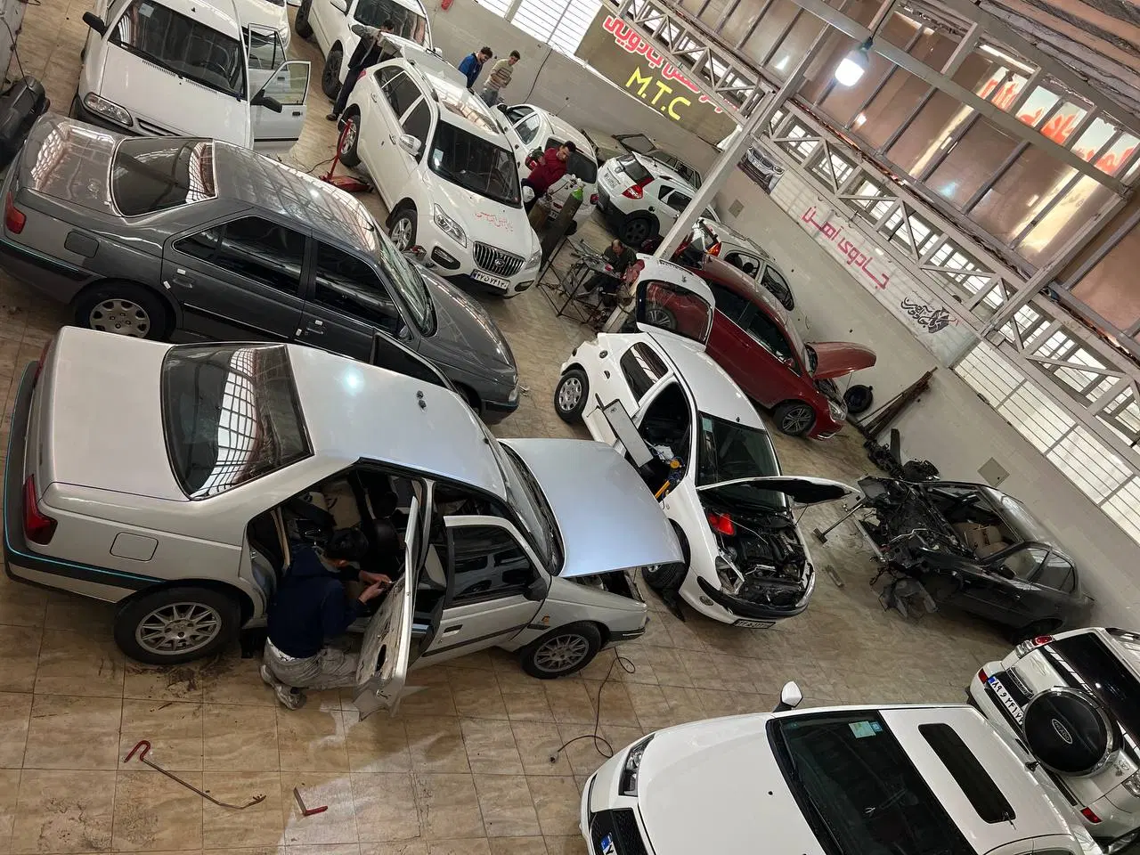 ۳۵۰ متر مغازه جهت اجاره صافکاری نقاشی و مکانیکی