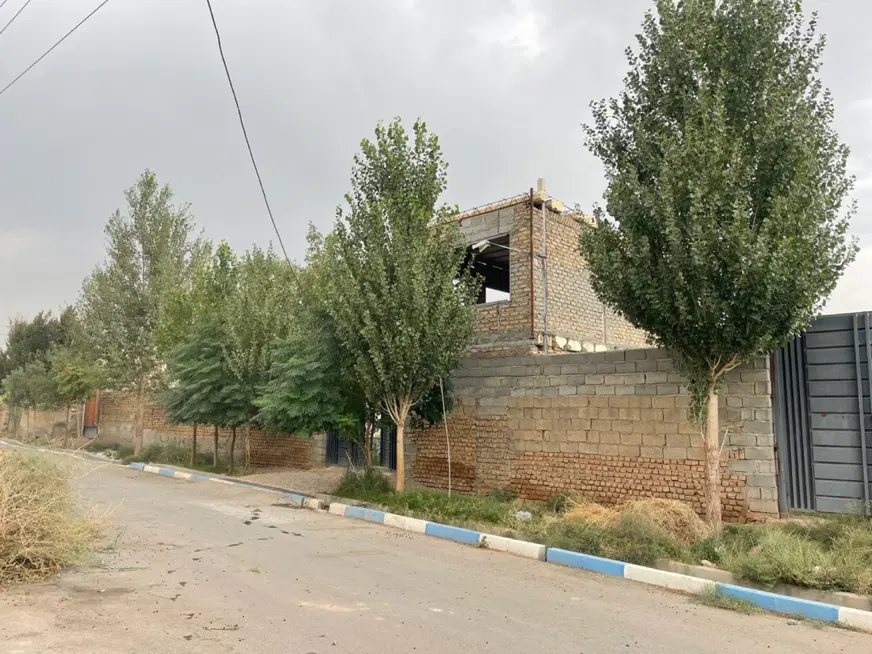 ۳۲۰ متر باغچه ۱۲۰ متر سوله دو طبقه ۳۰ متری