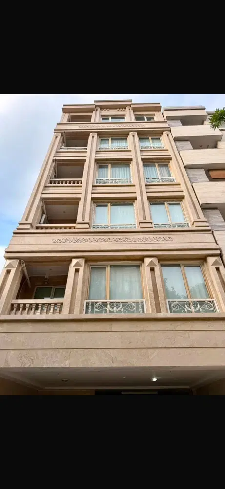 آپارتمان ۱۴۰متر سه خواب تک واحدی
