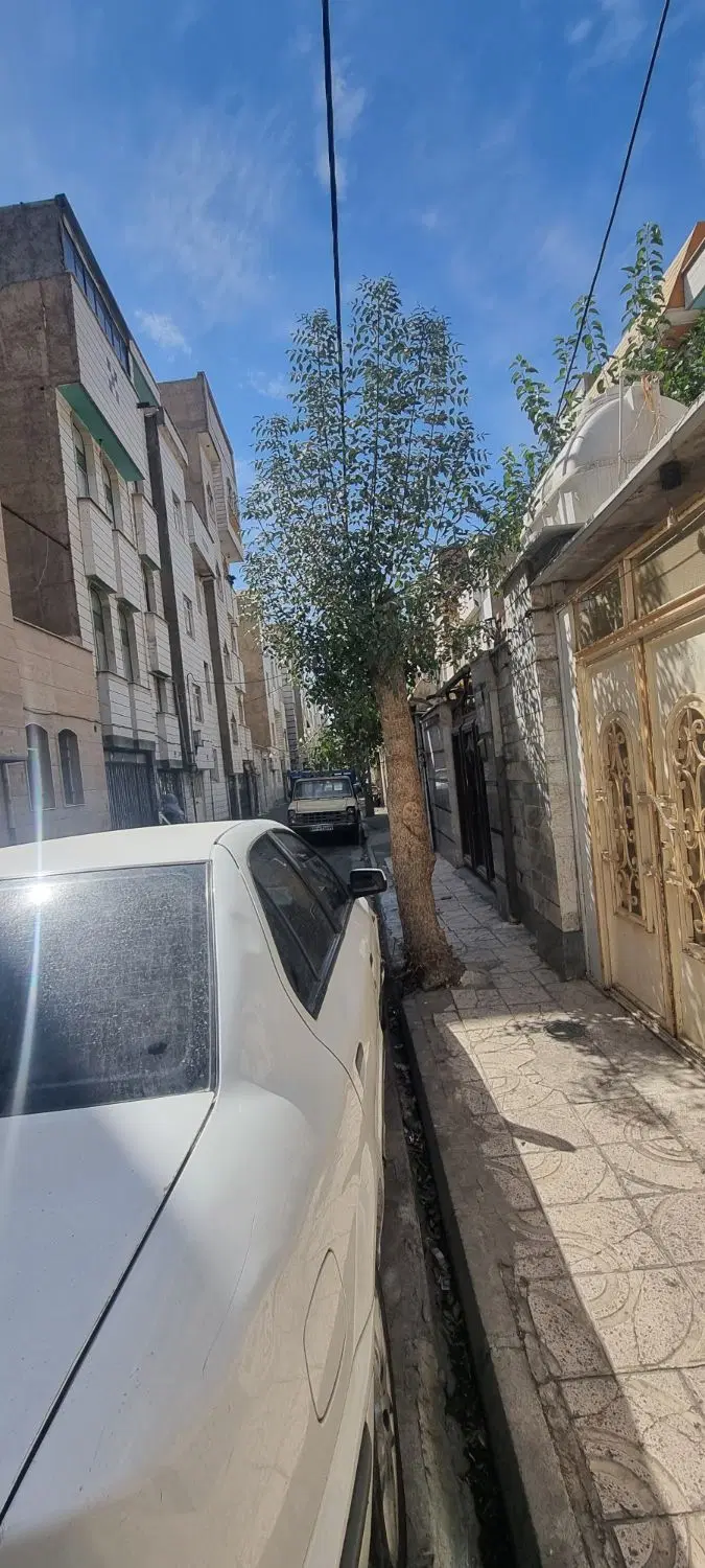 ملک ۳ طبقه