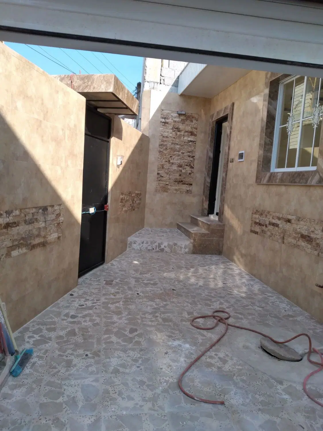 ویلایی ۱۰۰ متری لاکچری با پارکینگ