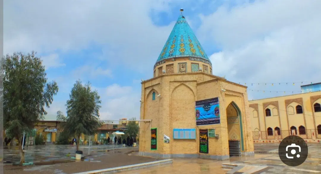 یک طبقه قبر شاهزاده احمد