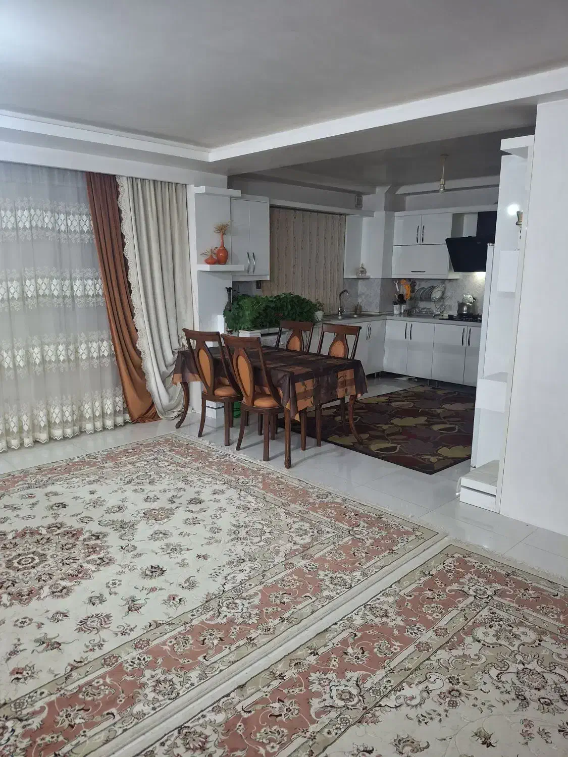 آپارتمان تک واحدی یک از ۳