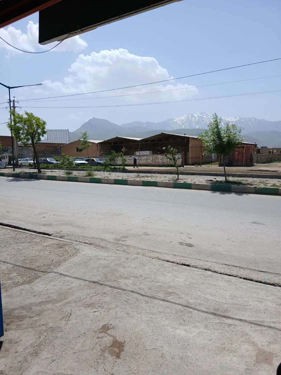 یک واحد زیر زمینی ب متراژ ۷۰متر