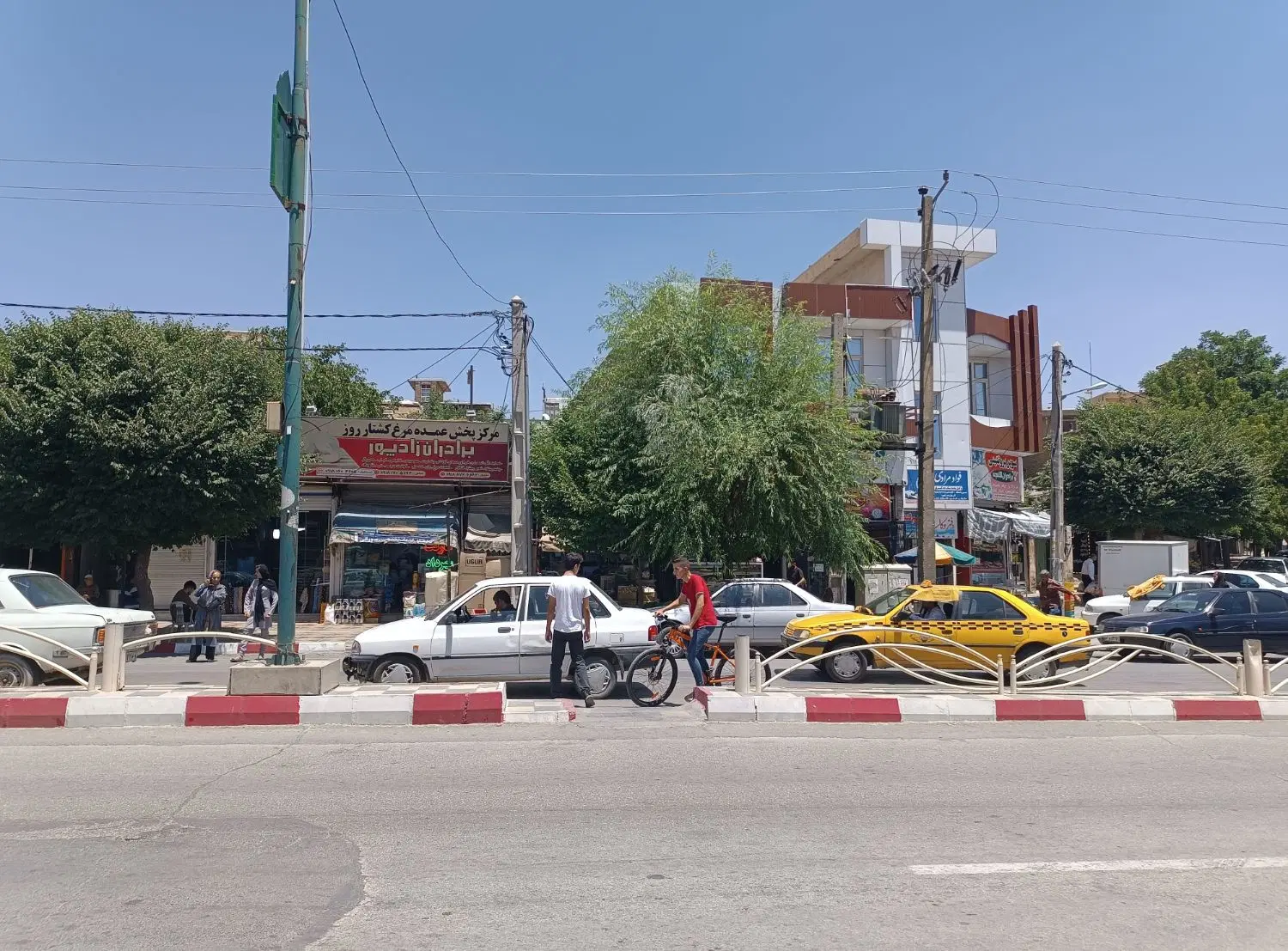 واگذاری ملک شخصی به سرمایه گذار مرکزشهر دیواندره