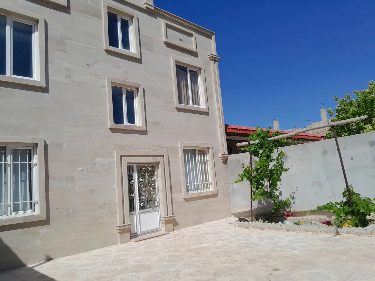 منزل مسکونی