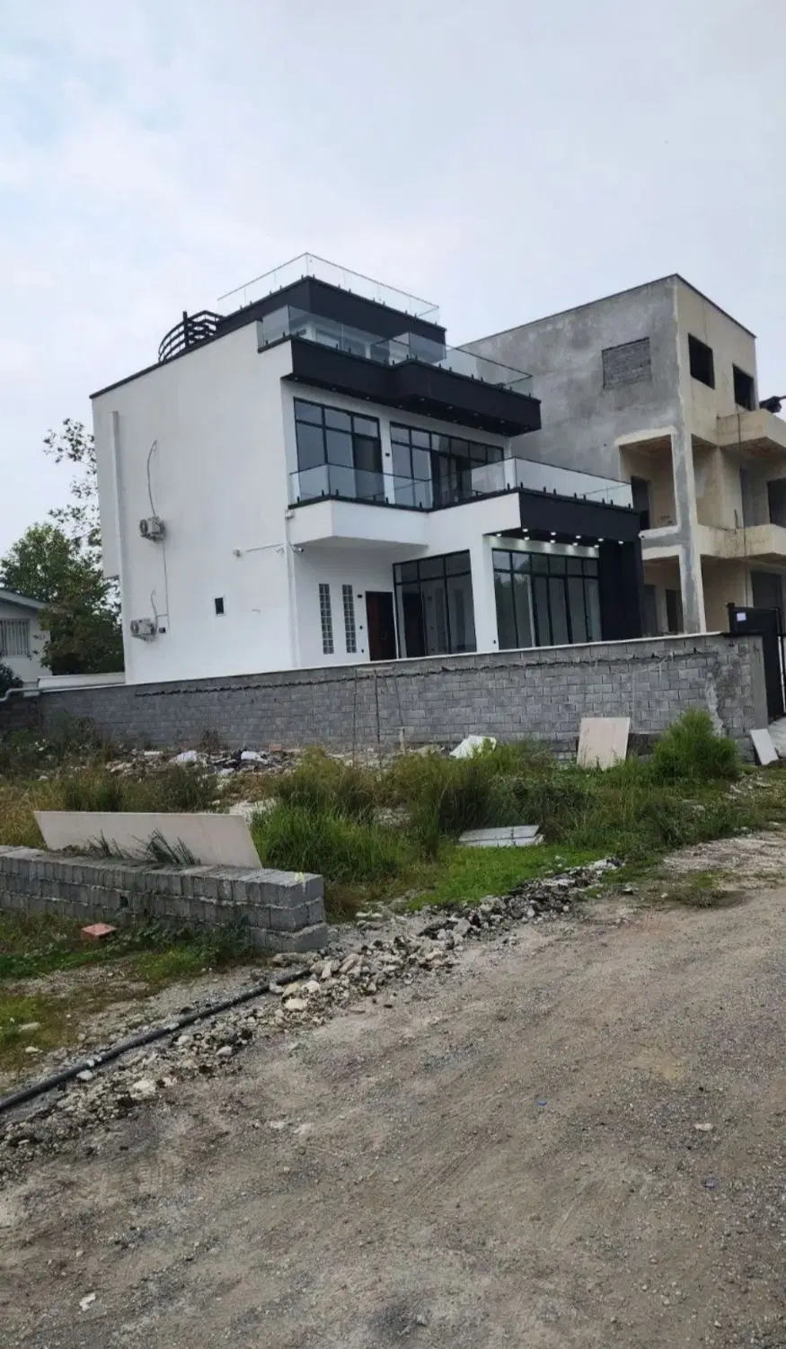 فروش فوری ۲۴۰ متری سندار شهرکی انارور