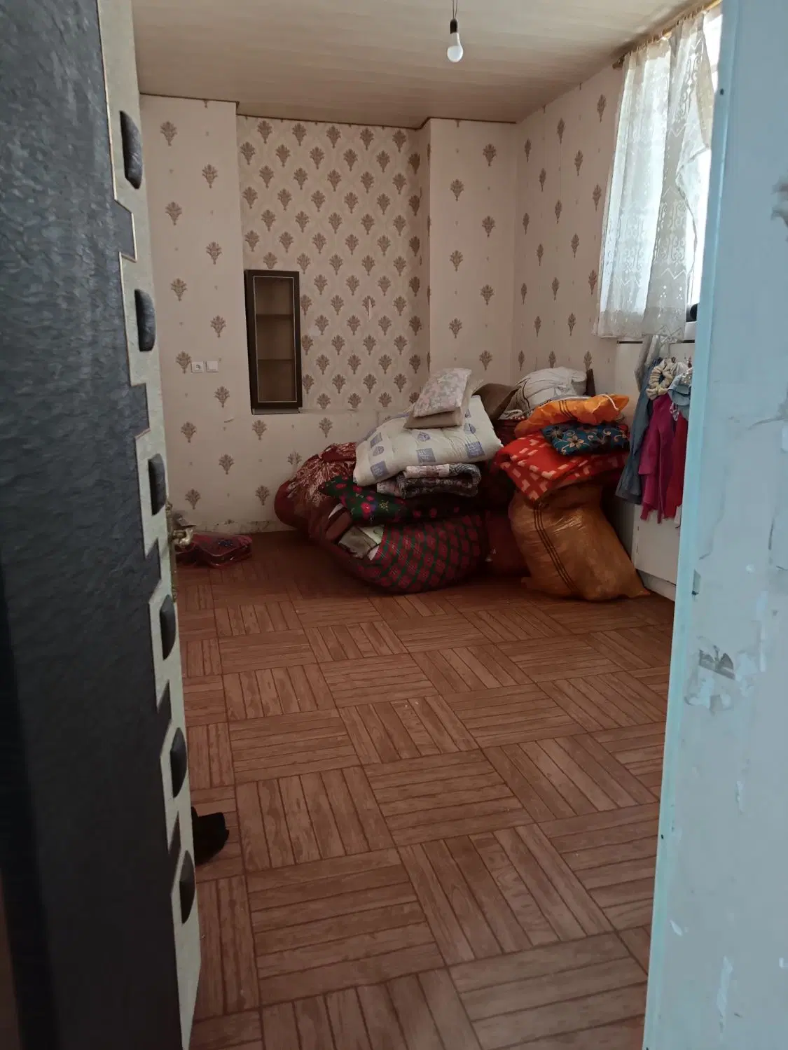 خانه ویلایی همکف خ میرحسینی ۲۰