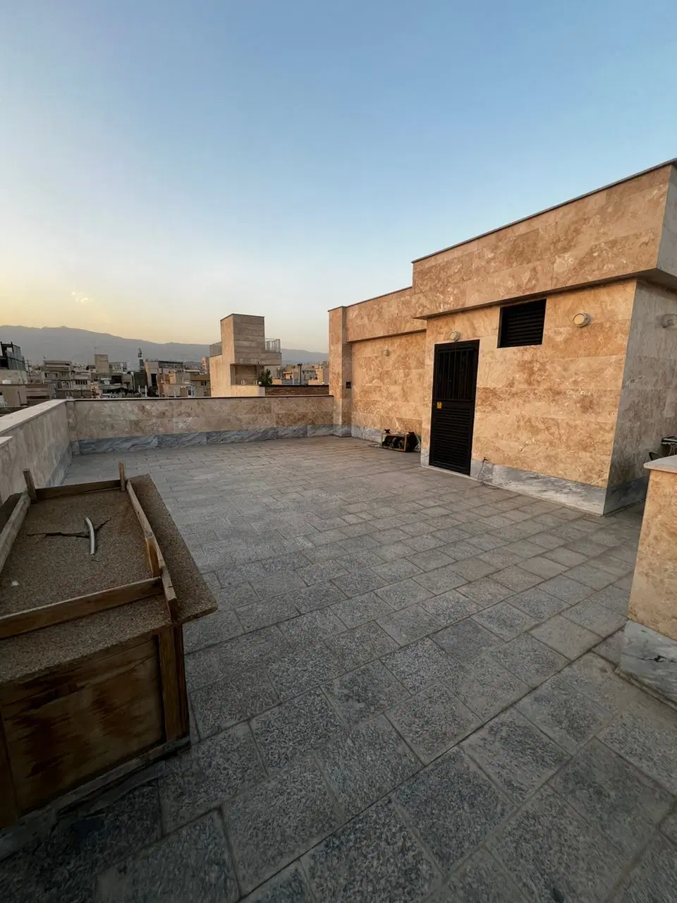 ۱۰۰ متر کلنگی دربستی در ۲ طبقه مجزا